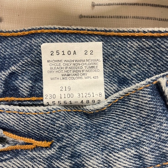 VTG Levi’s women’s NWT 550 Blue Denim Jeans - Picture 7 of 8